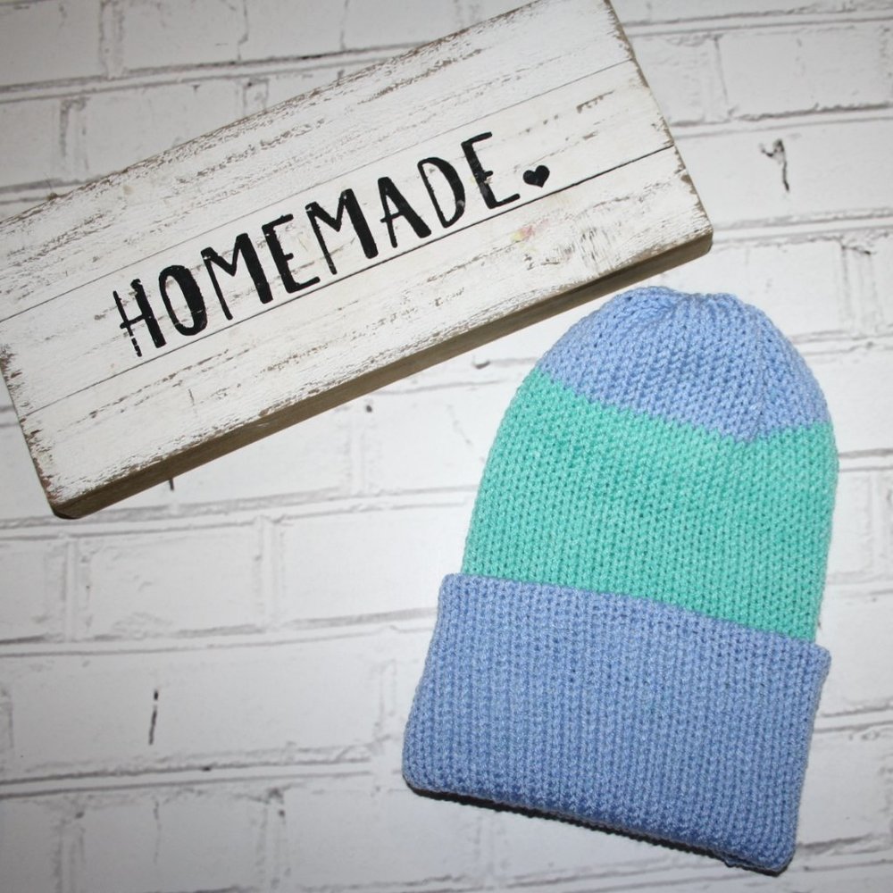 🤍 Reversible White, Blue & Teal Knit Beanie – Handmade · Women’s Medium